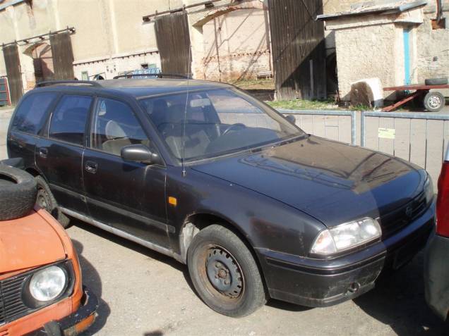 Nissan Primera 1992