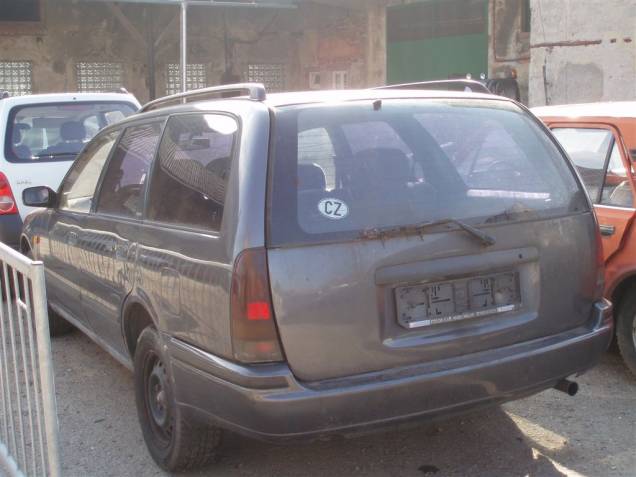 Nissan Primera 1992