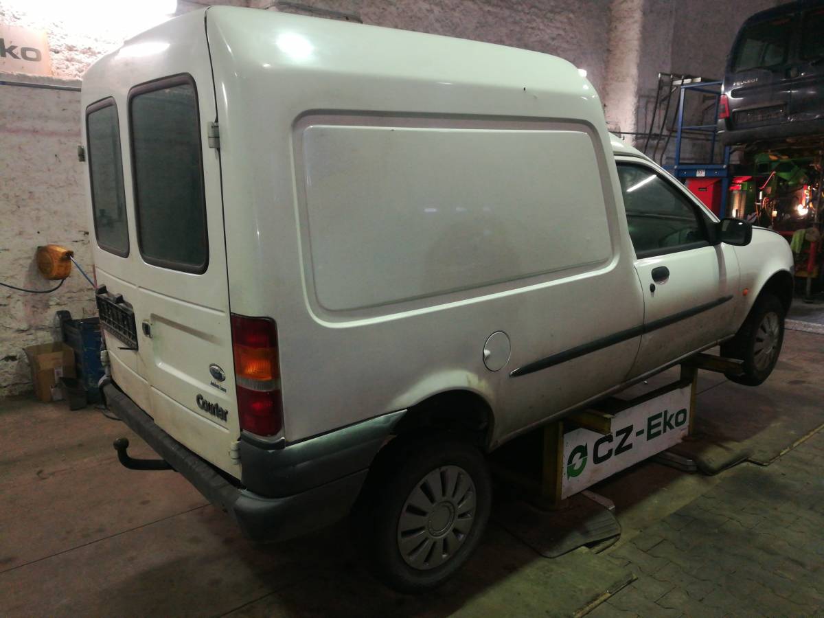 FORD COURIER 2001