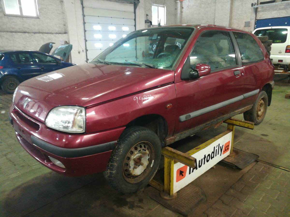 RENAULT CLIO 1996