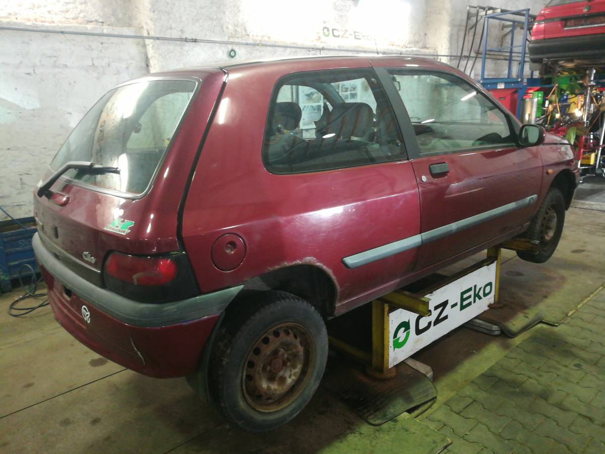 RENAULT CLIO 1996