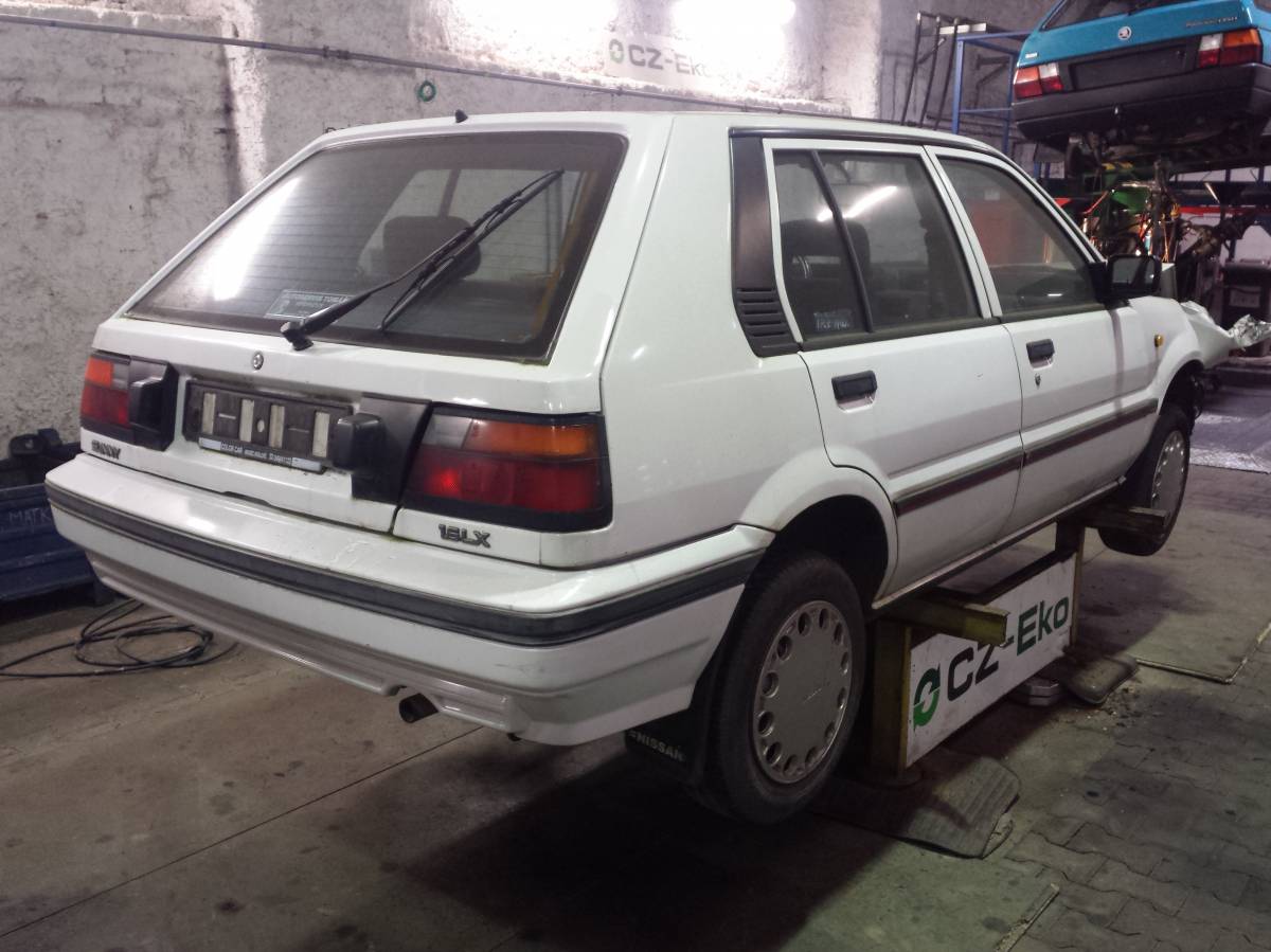 NISSAN SUNNY 1990