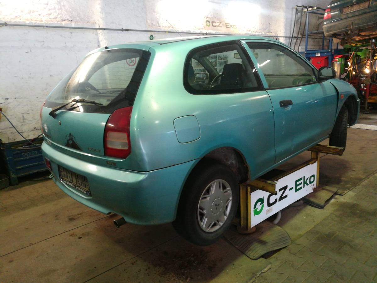 MITSUBISHI COLT 1997