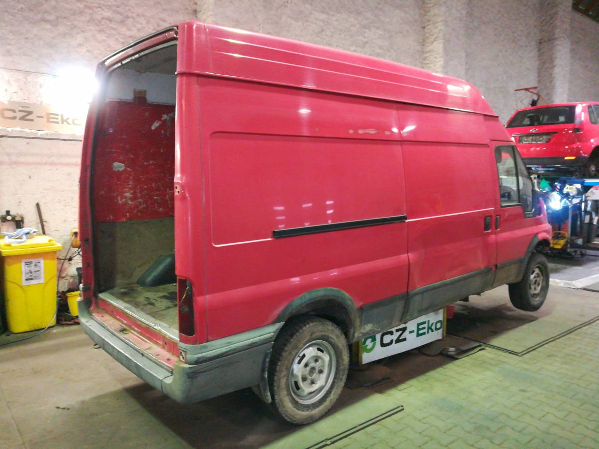 FORD TRANSIT 2001