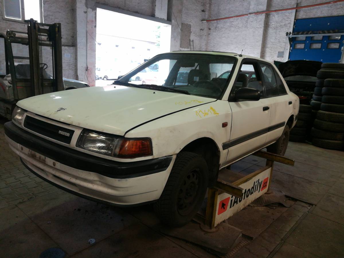 MAZDA 323 1989