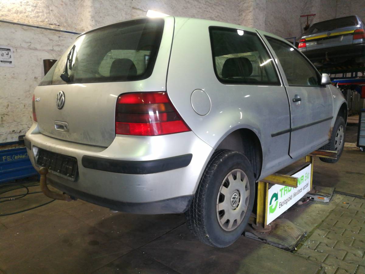 VOLKSWAGEN GOLF 2001