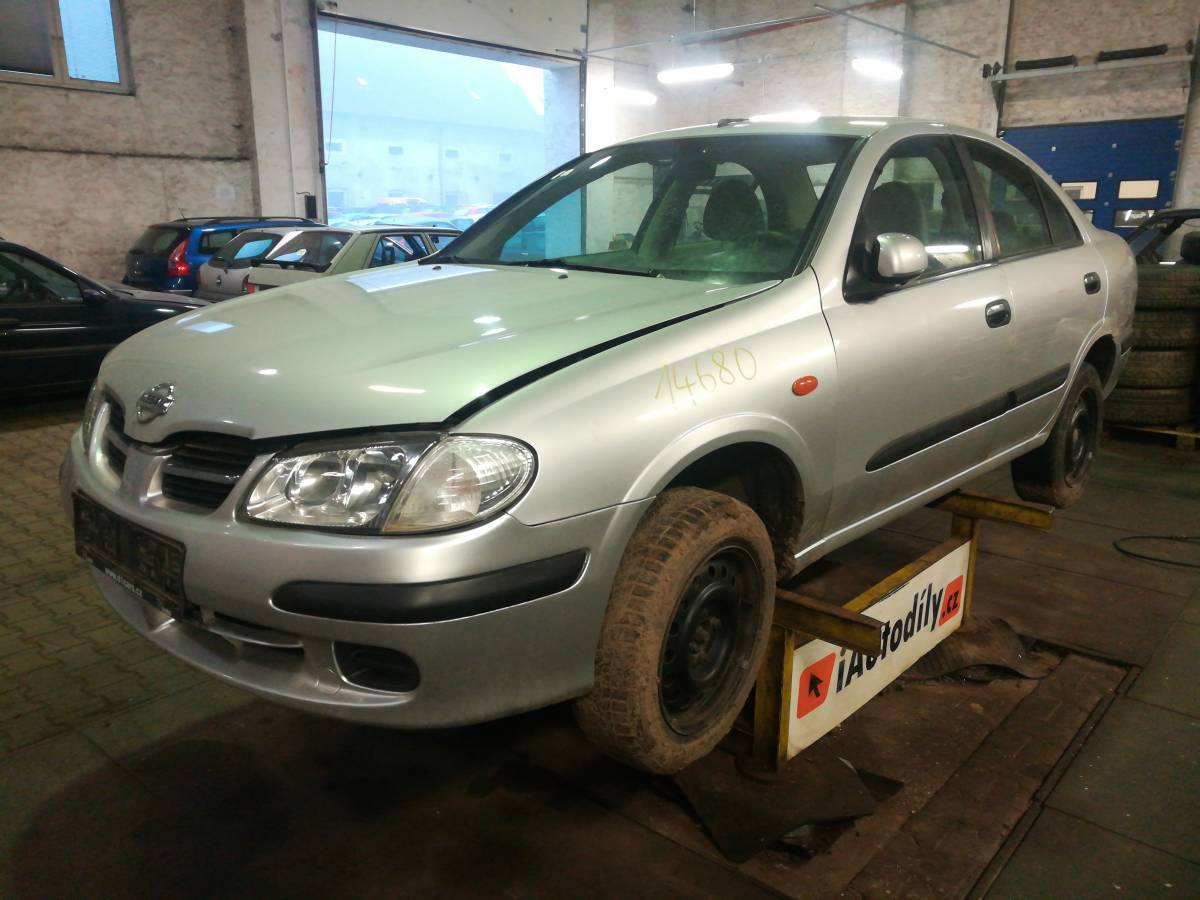 Nissan Almera 2003