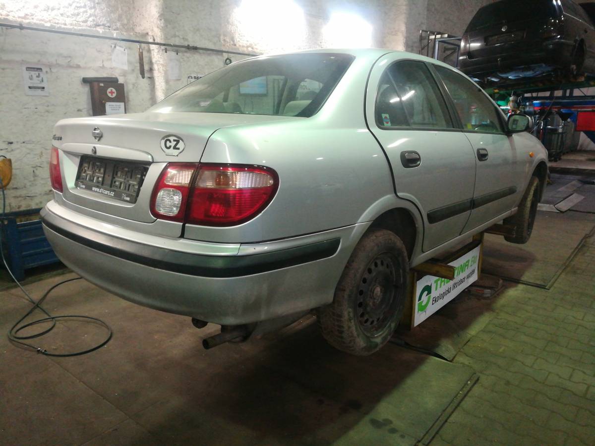 Nissan Almera 2003