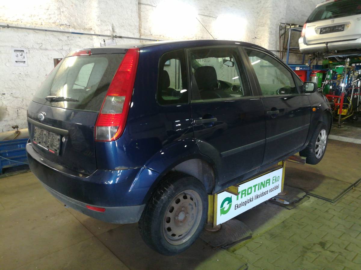 FORD FIESTA 2004