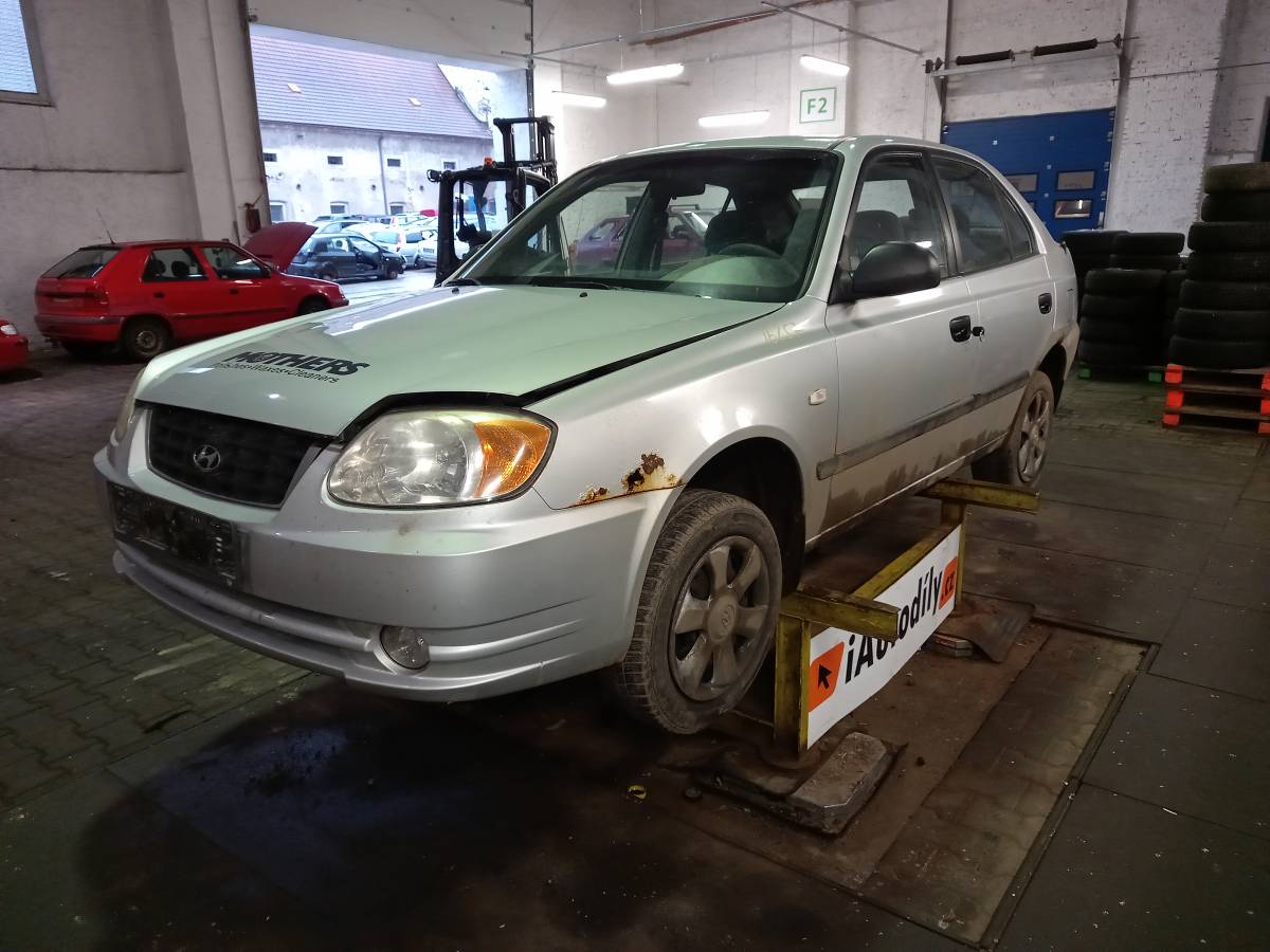 HYUNDAI  ACCENT 2003