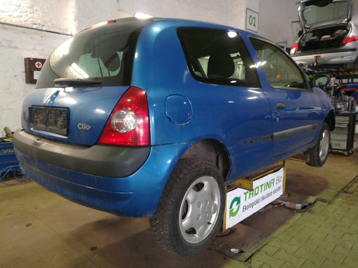 RENAULT CLIO 2001