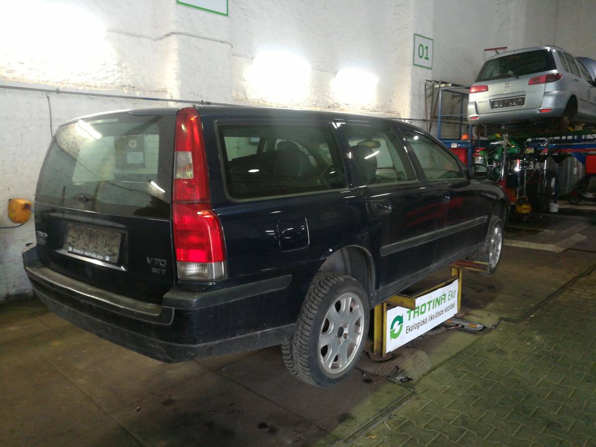 VOLVO V70 2001