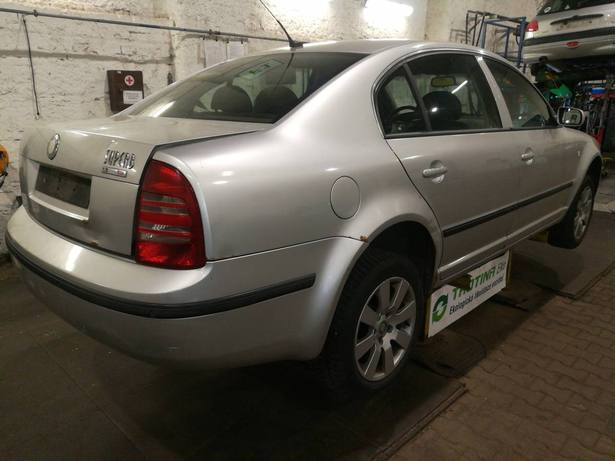 ŠKODA SUPERB 2002