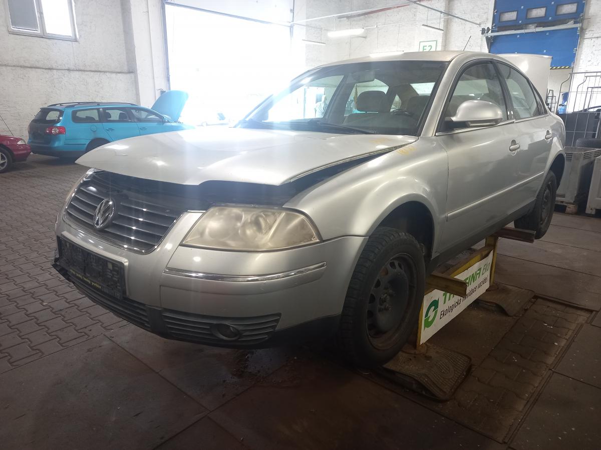 VOLKSWAGEN PASSAT 2004