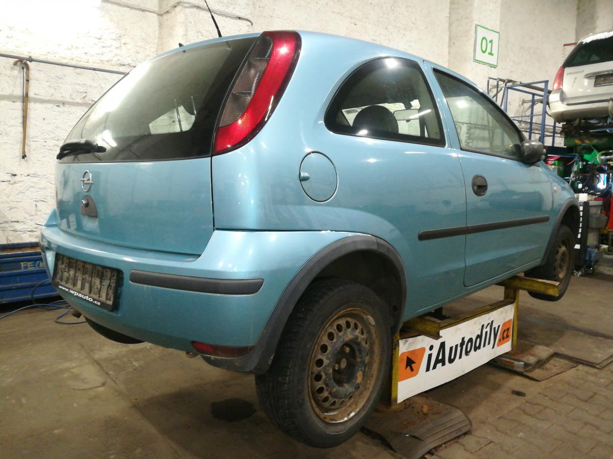 Opel CORSA 2004