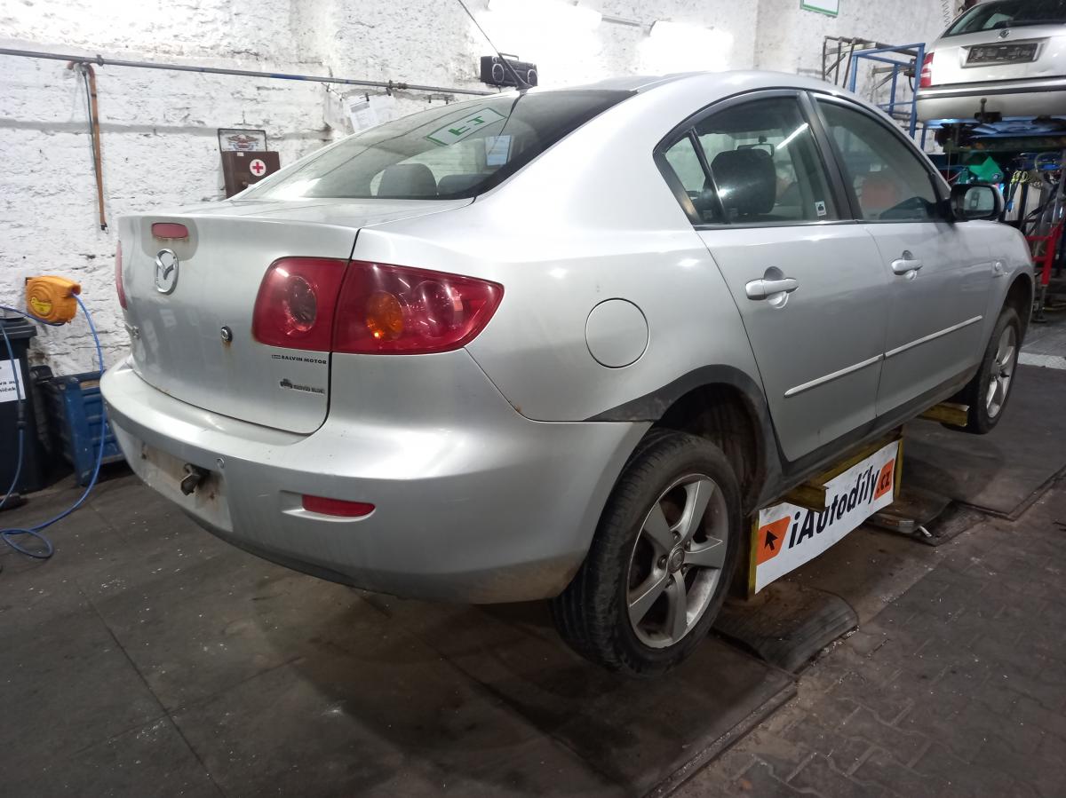 MAZDA 3 2005