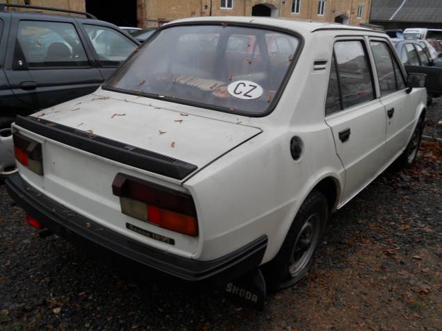 Škoda 105 1984