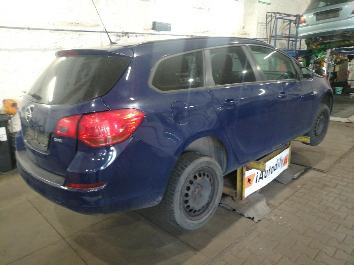 Opel ASTRA 2011