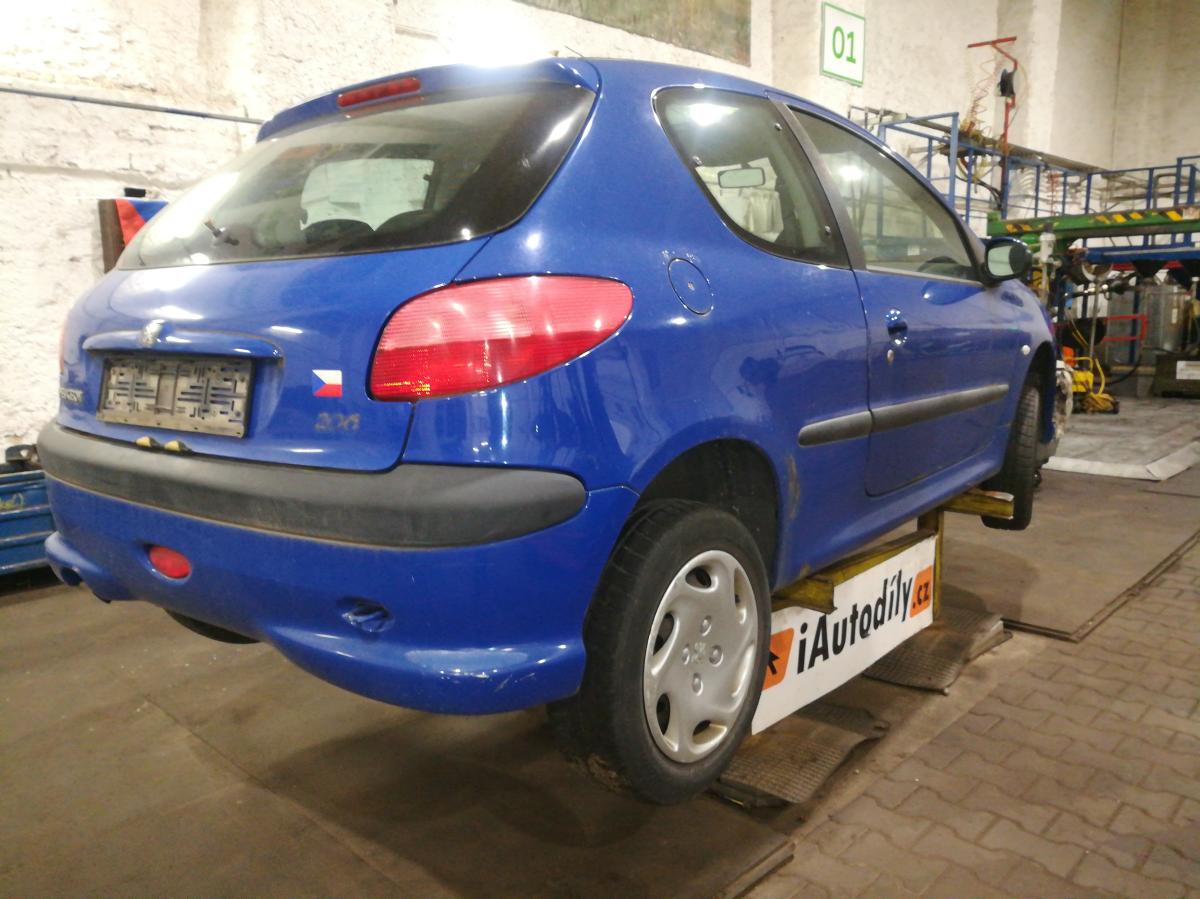 PEUGEOT 206 2002