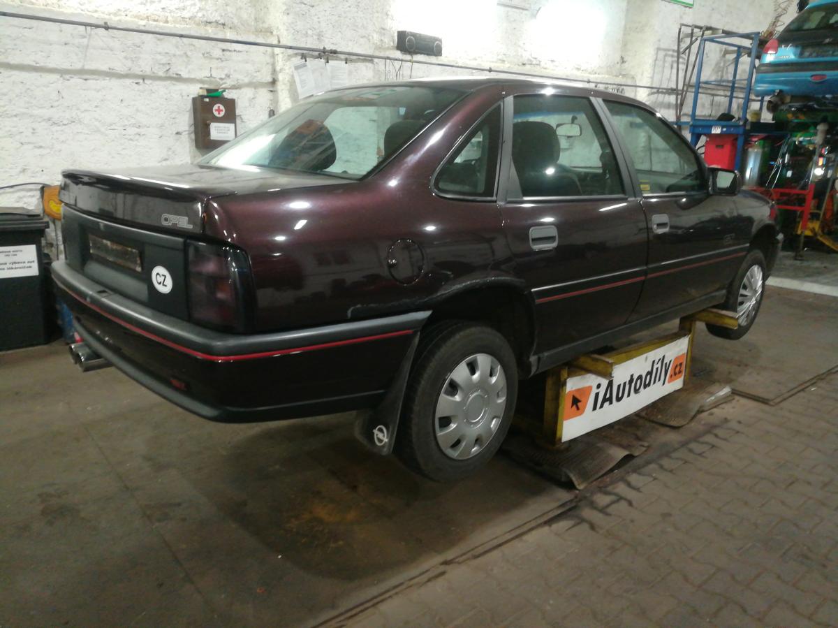 OPEL VECTRA 1990