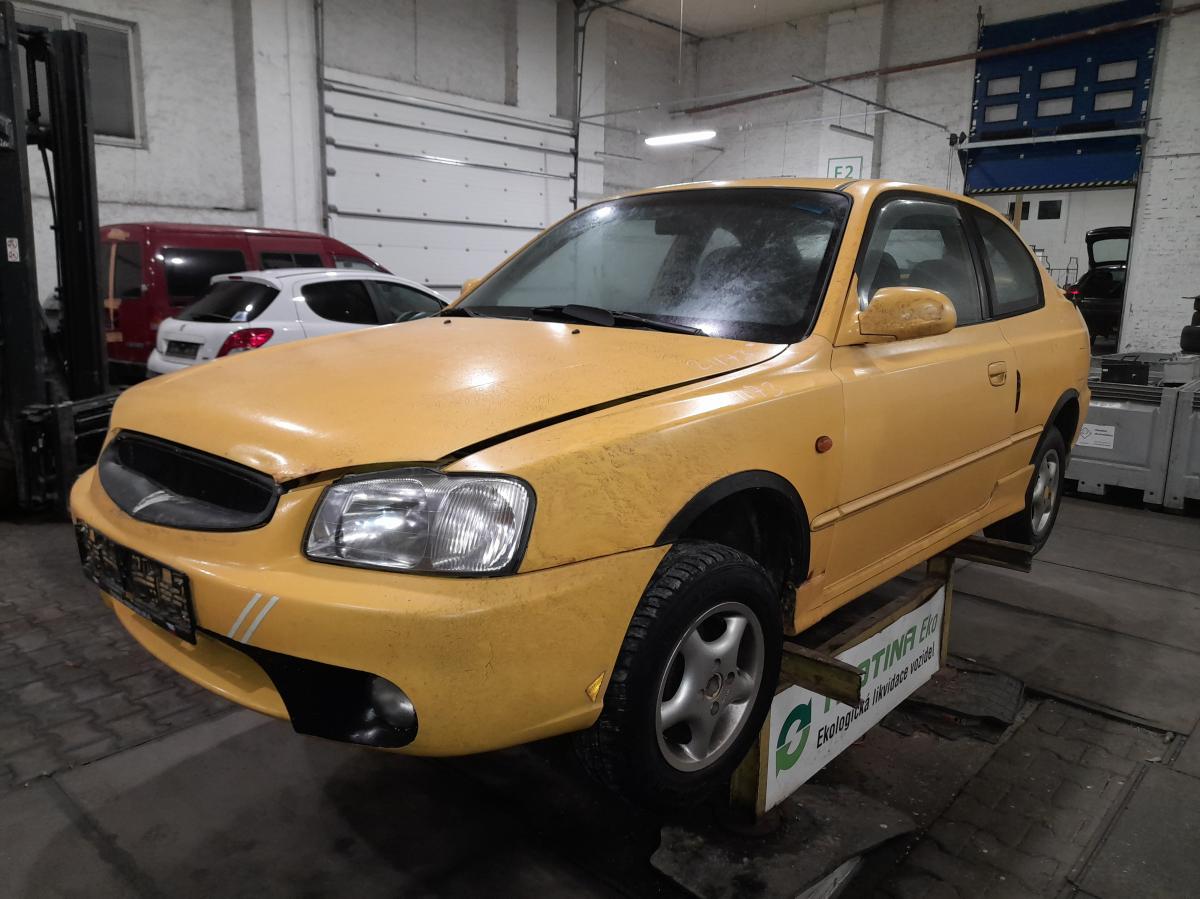 HYUNDAI ACCENT 2001