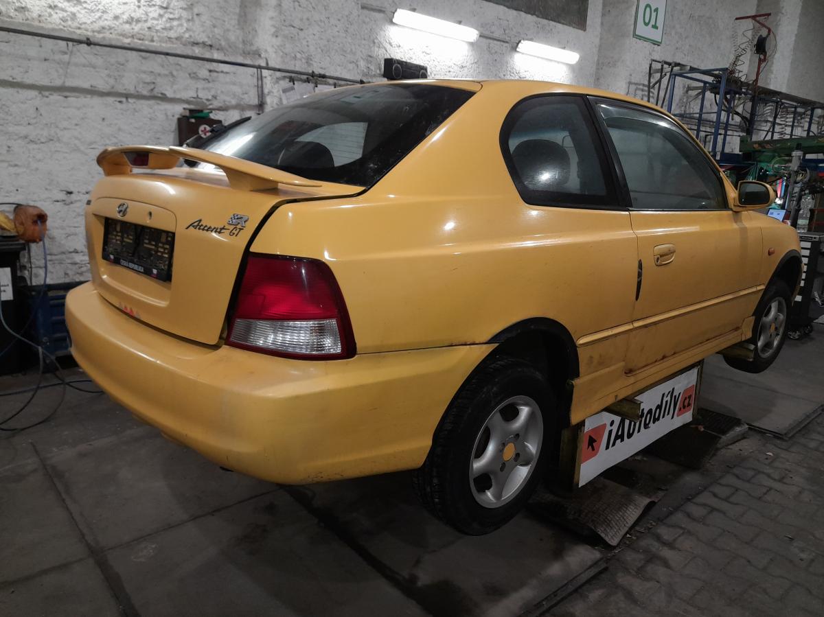 HYUNDAI ACCENT 2001