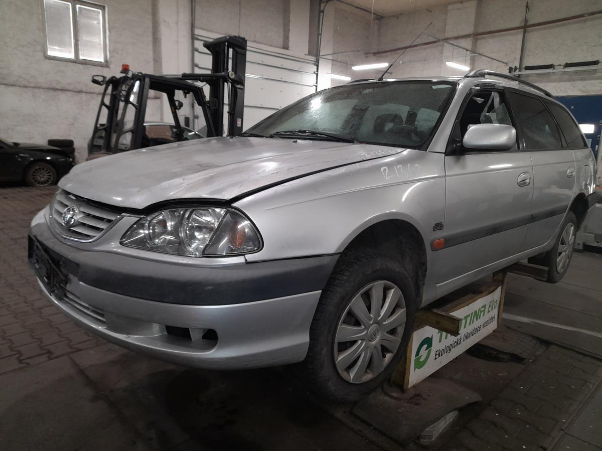 Toyota  AVENsIS 2001