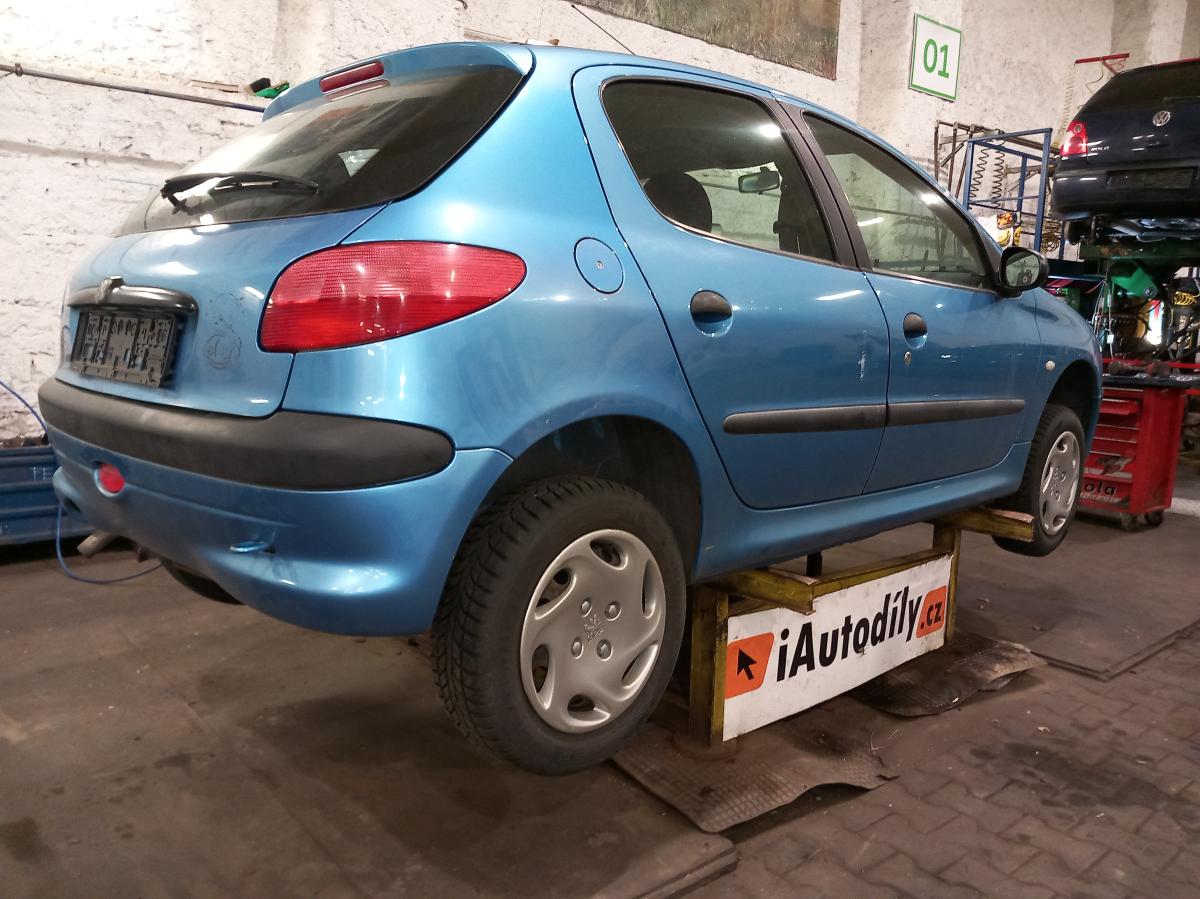 PEUGEOT 206 2001