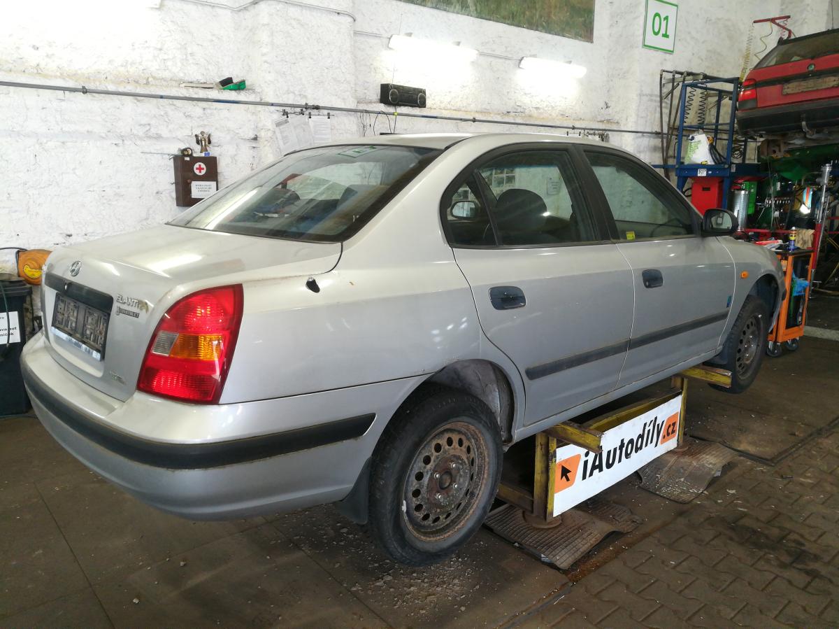 HYUNDAI ELANTRA 2000