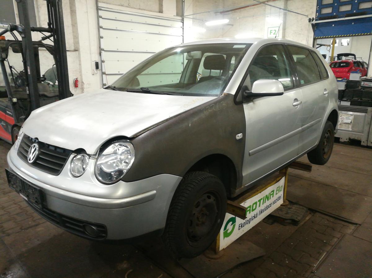 Volkswagen POLO 2002