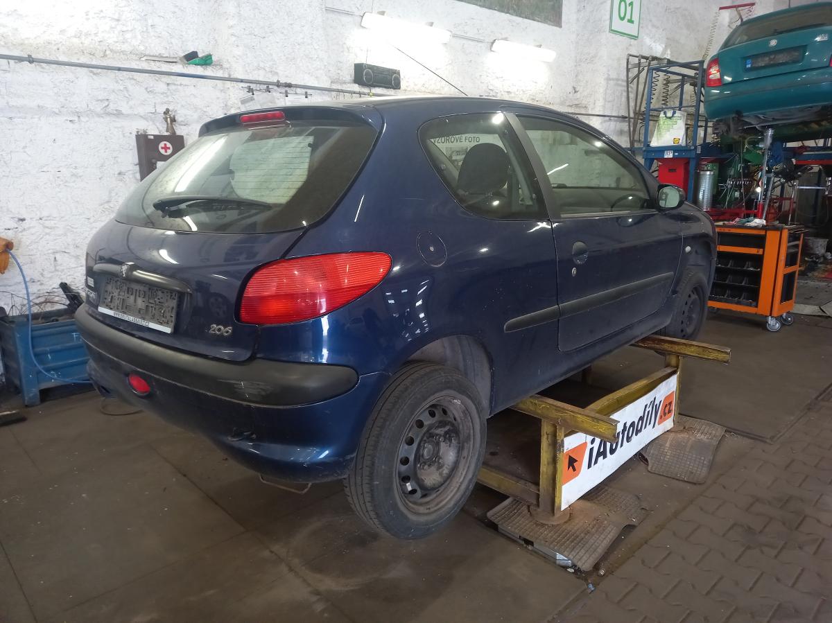 PEUGEOT 206 2002