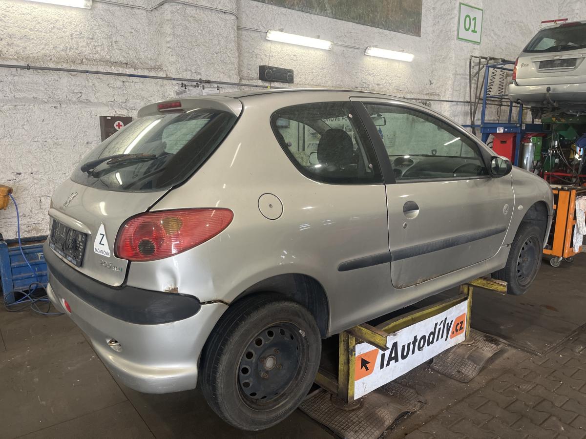 PEUGEOT 206 2004