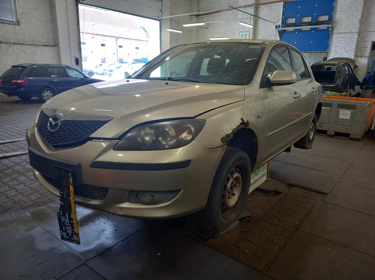 MAZDA 3 2003