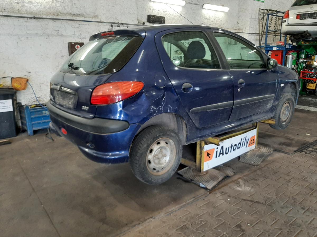 PEUGEOT 206 2001