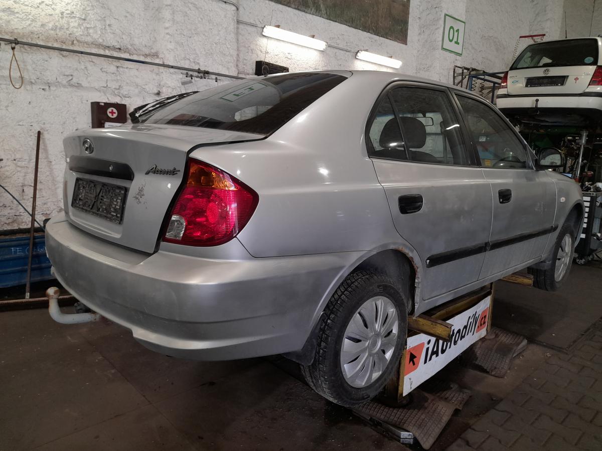 HYUNDAI ACCENT 2005