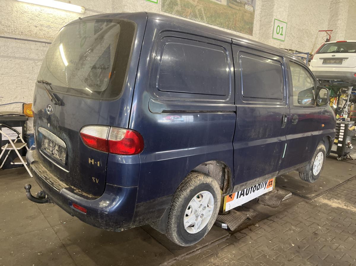 HYUNDAI H1 2001