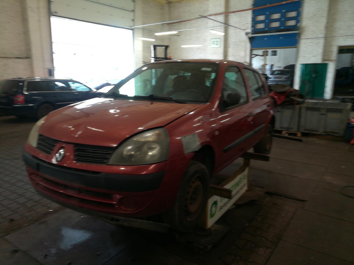 RENAULT CLIO 2004