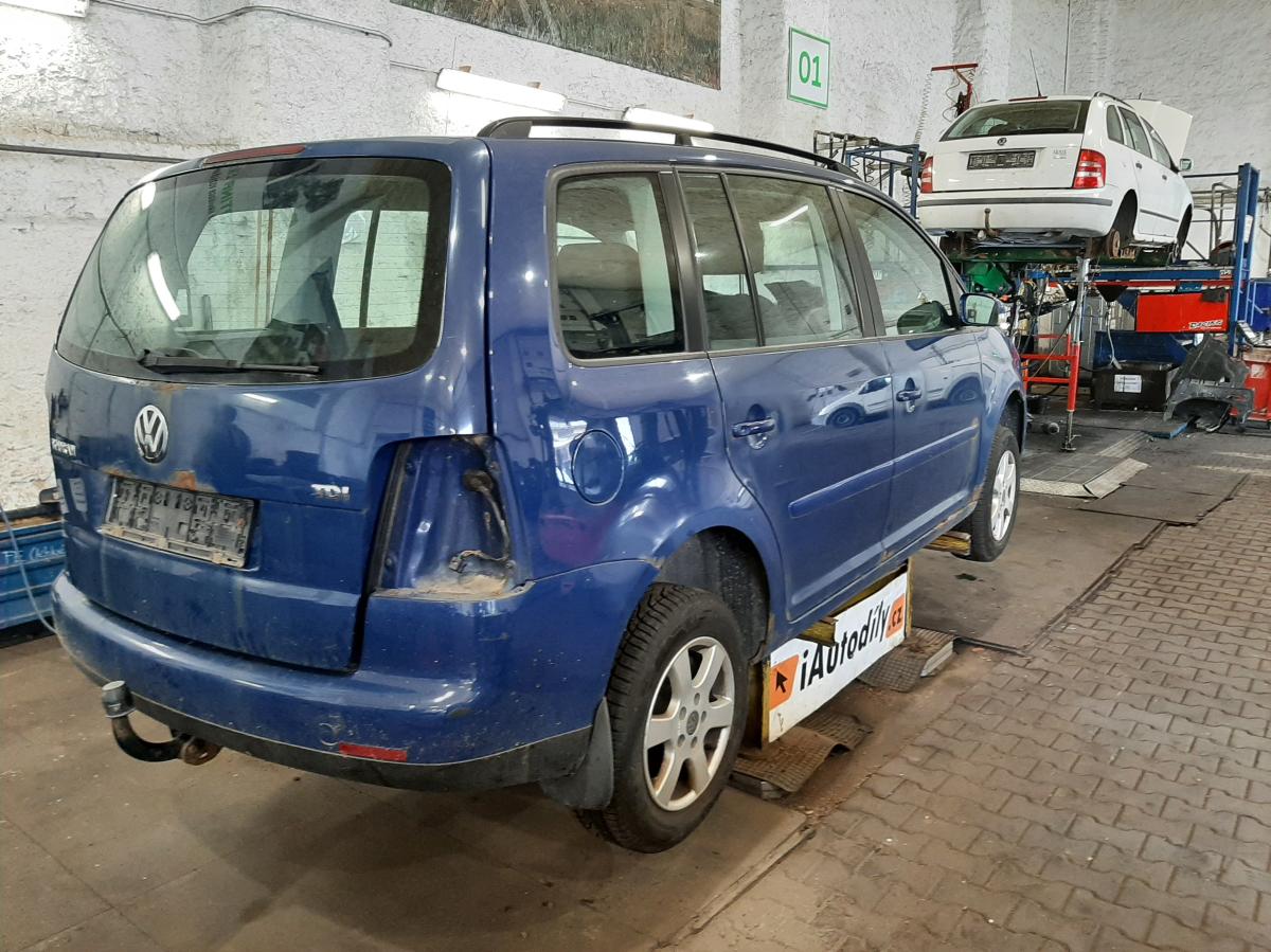 VOLKSWAGEN TOURAN 2005