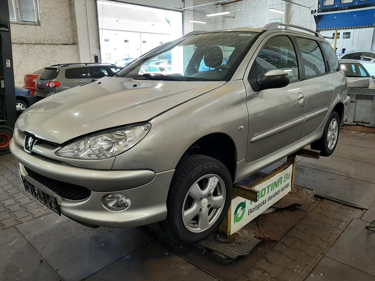 PEUGEOT 206 2003