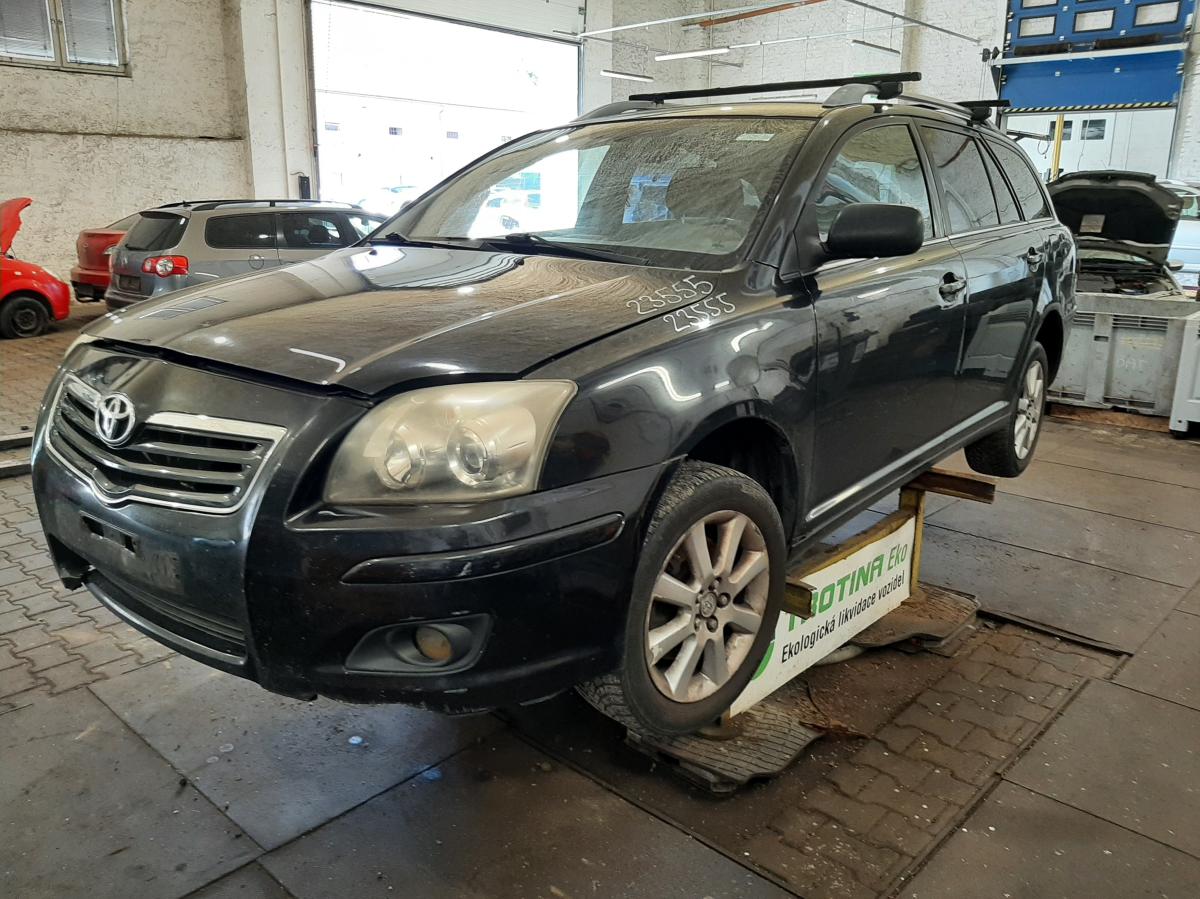 TOYOTA AVENSIS 2004