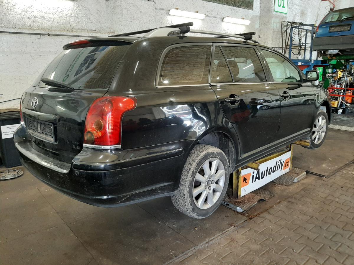 TOYOTA AVENSIS 2004