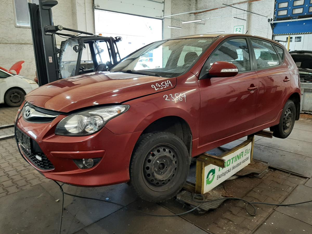 HYUNDAI I30 2011