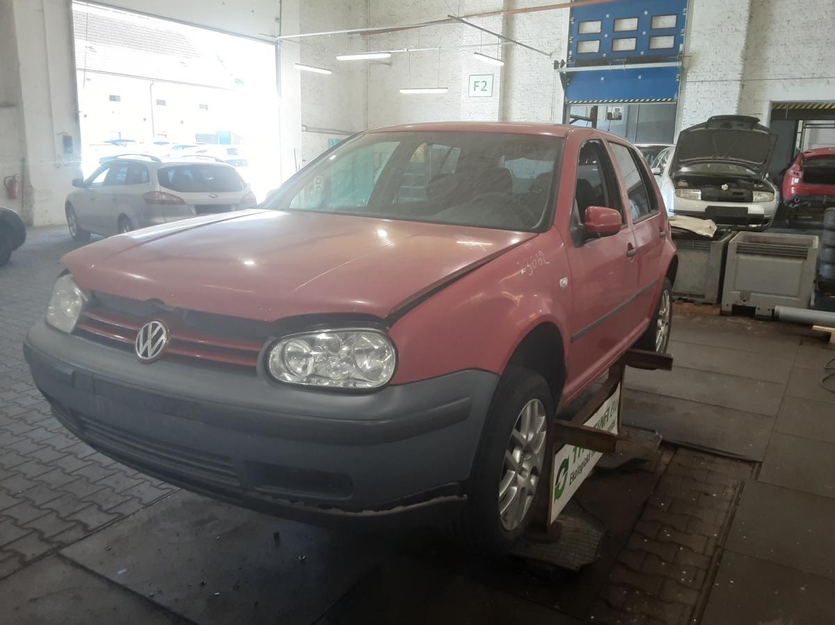 VOLKSWAGEN GOLF 2003