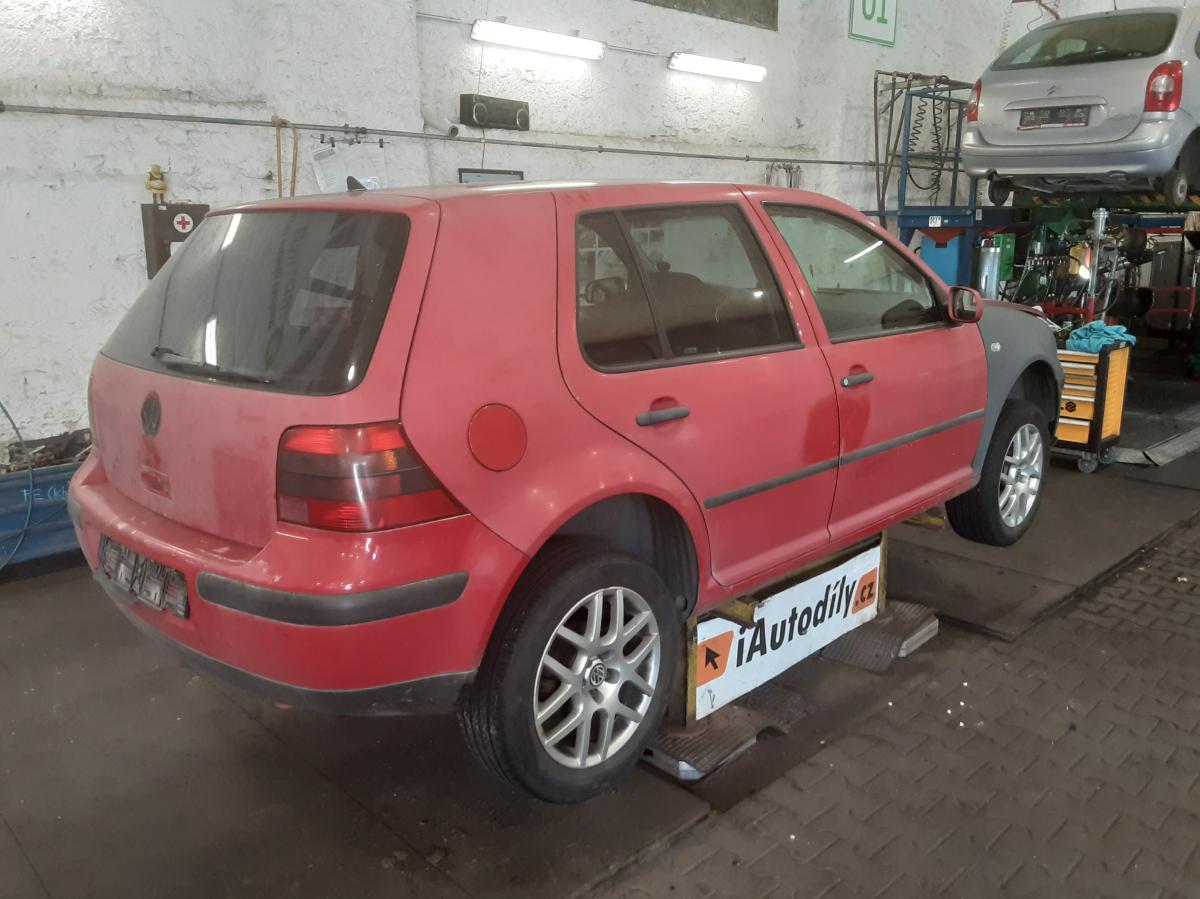 VOLKSWAGEN GOLF 2003