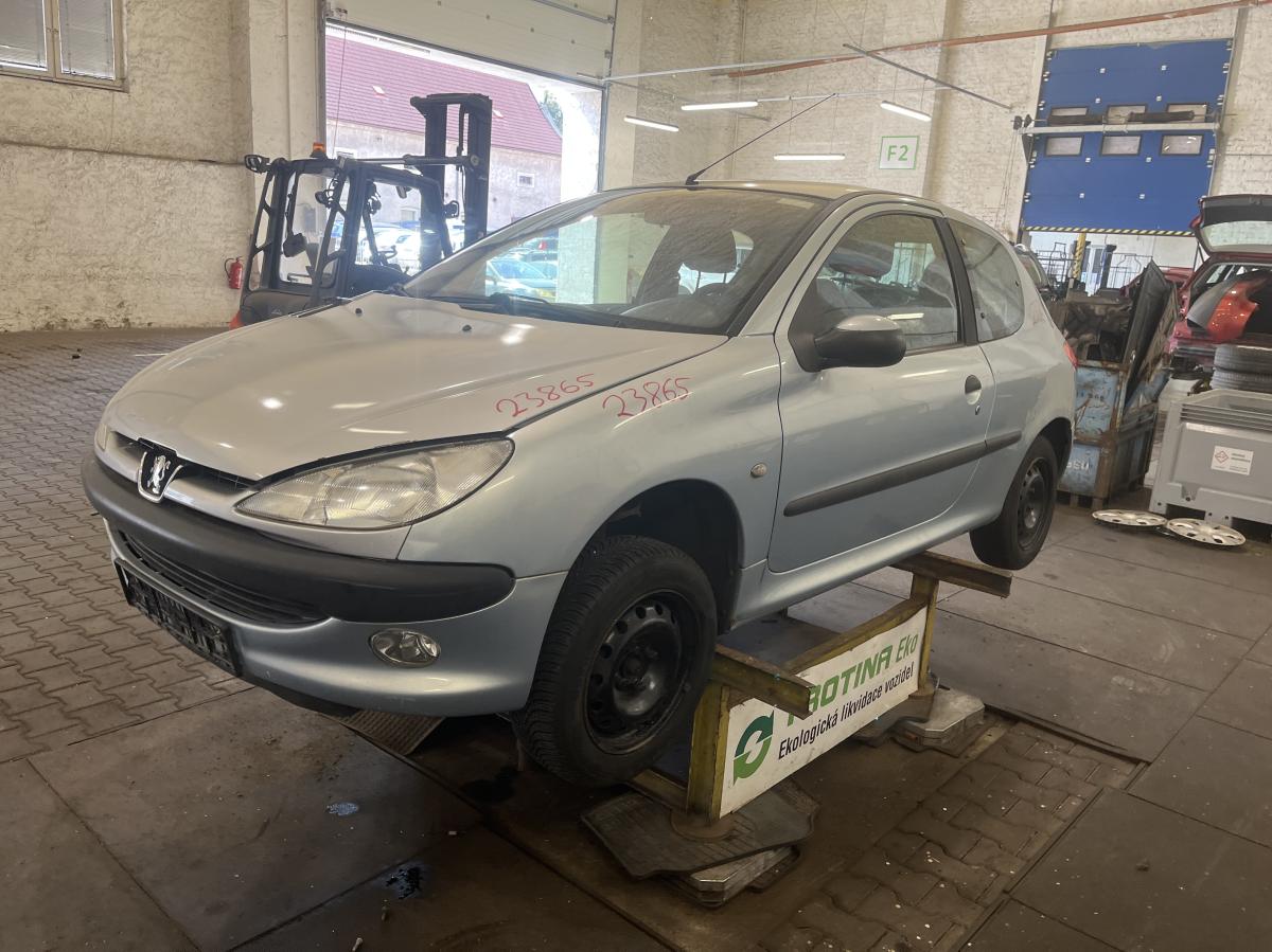 PEUGEOT 206 2001