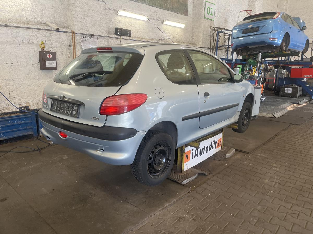 PEUGEOT 206 2001