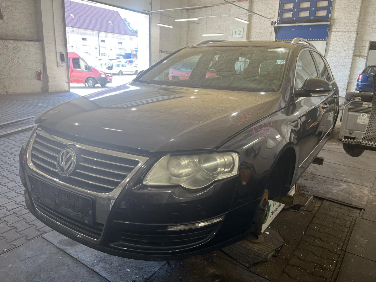 VOLKSWAGEN PASSAT  2009