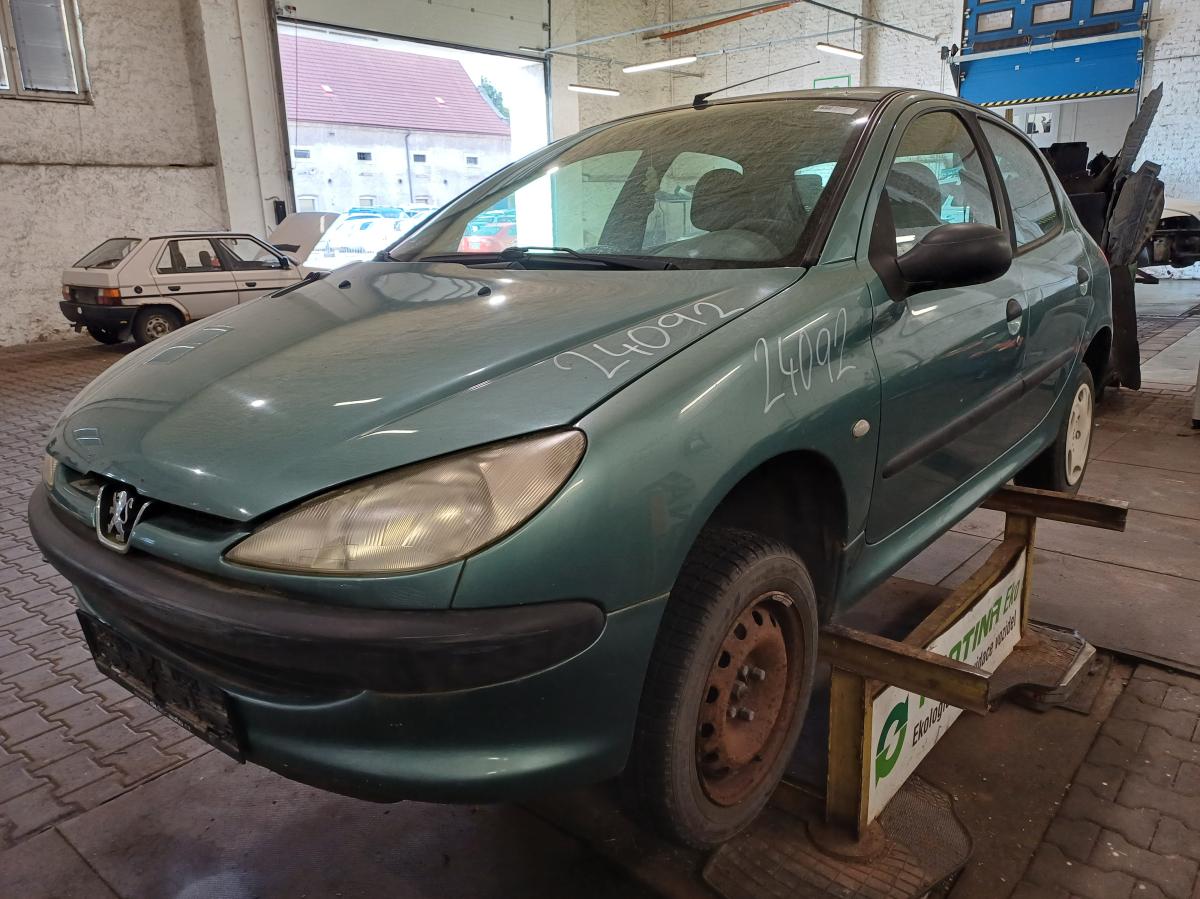 PEUGEOT 206 2002