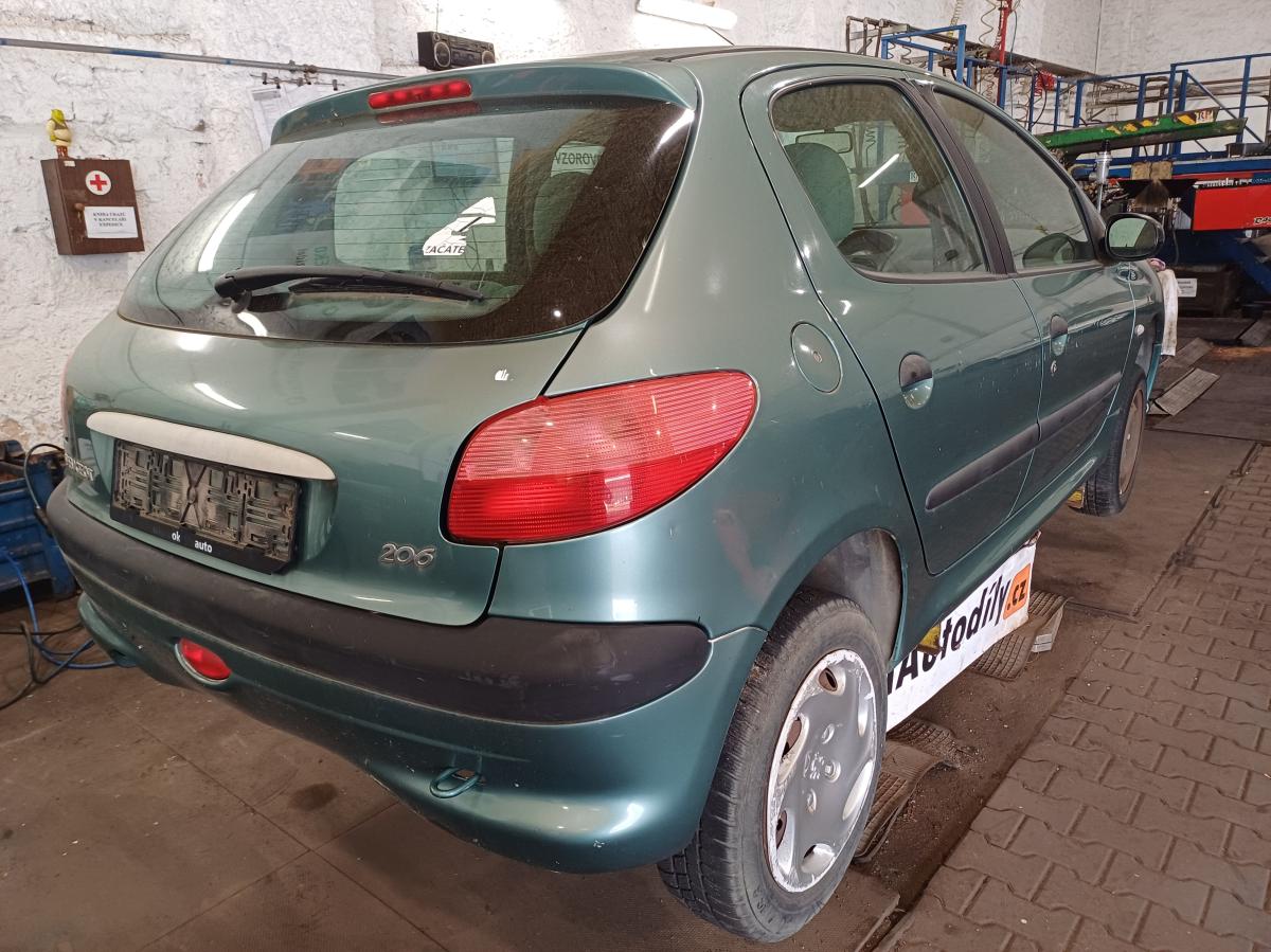 PEUGEOT 206 2002