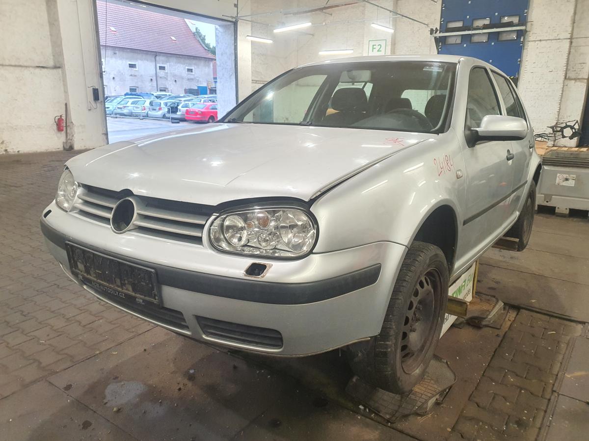 VOLKSWAGEN GOLF 2003